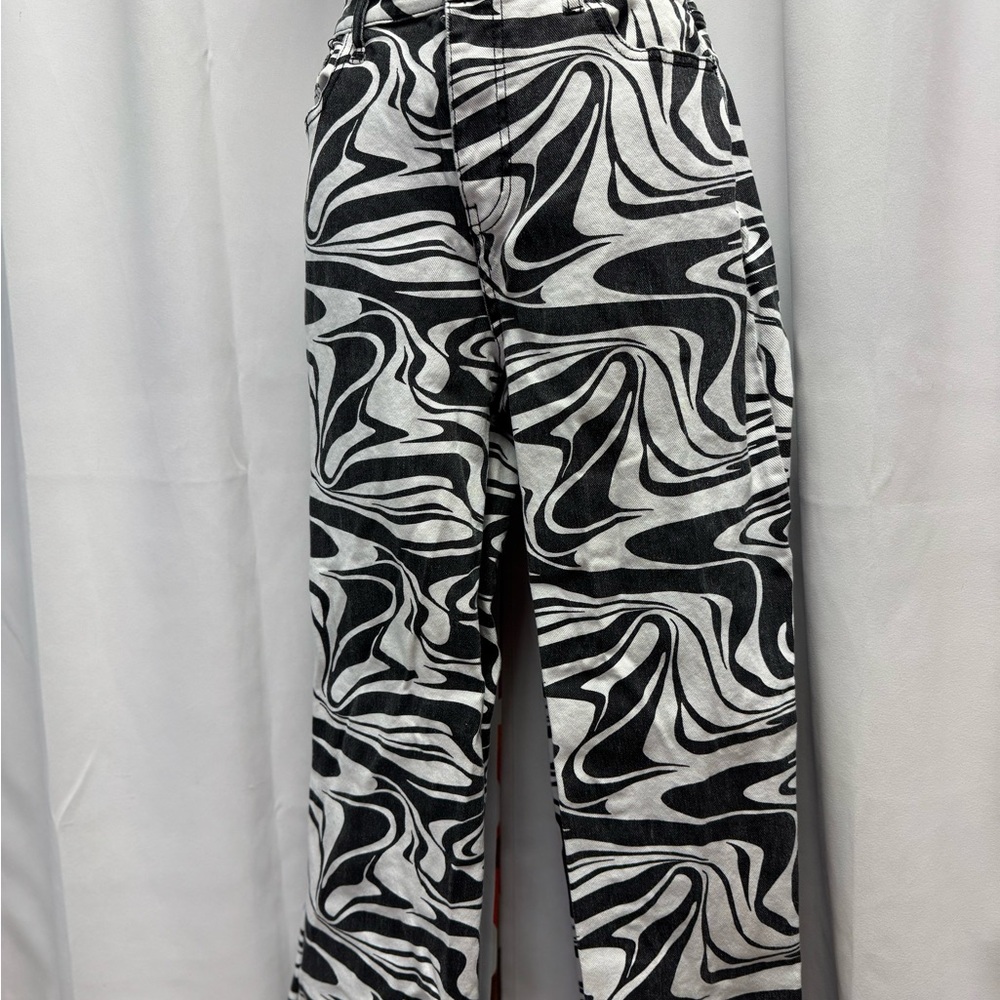 Wide leg Black and White Swirl Pattern Pants